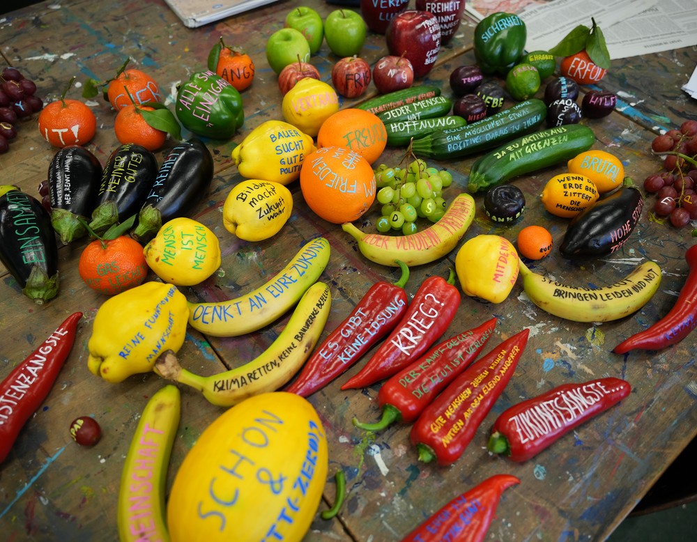 Beschriftetes Obst und Gemüse