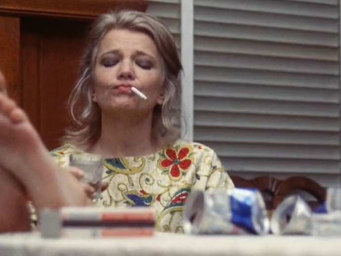 Filmstil aus dem Film "Eine Frau unter Einfluß" aus dem Jahr 1974 (vergrößerte Bildansicht wird geöffnet)