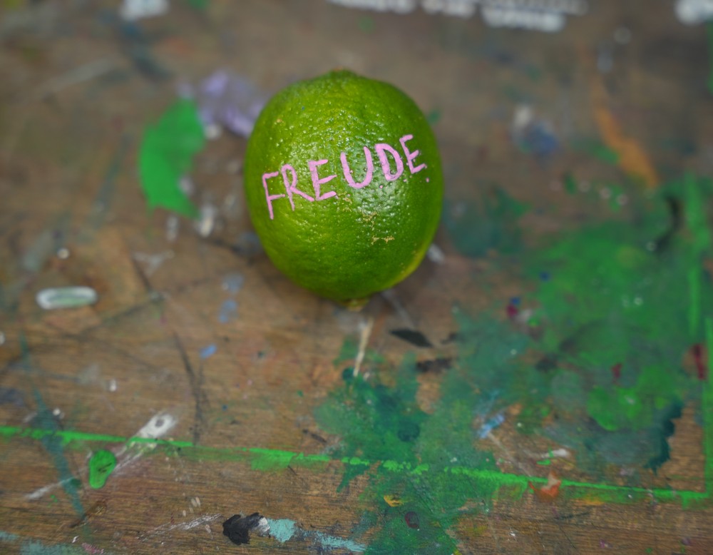 Beschriftete Limette