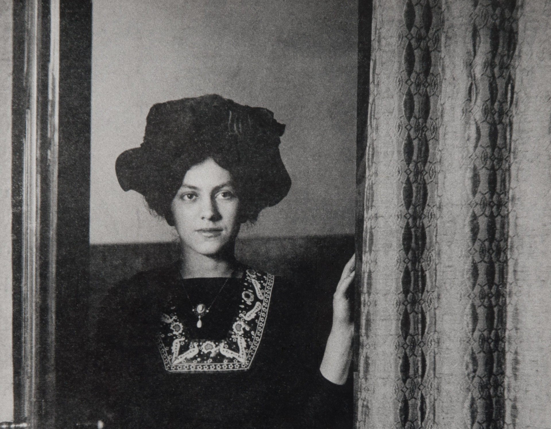 Elisabeth Macke mit Hut, 1906, LWL-Museum für Kunst und Kultur