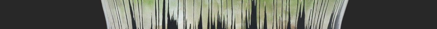 Schwarz-grün-farbiges Lackobjekt