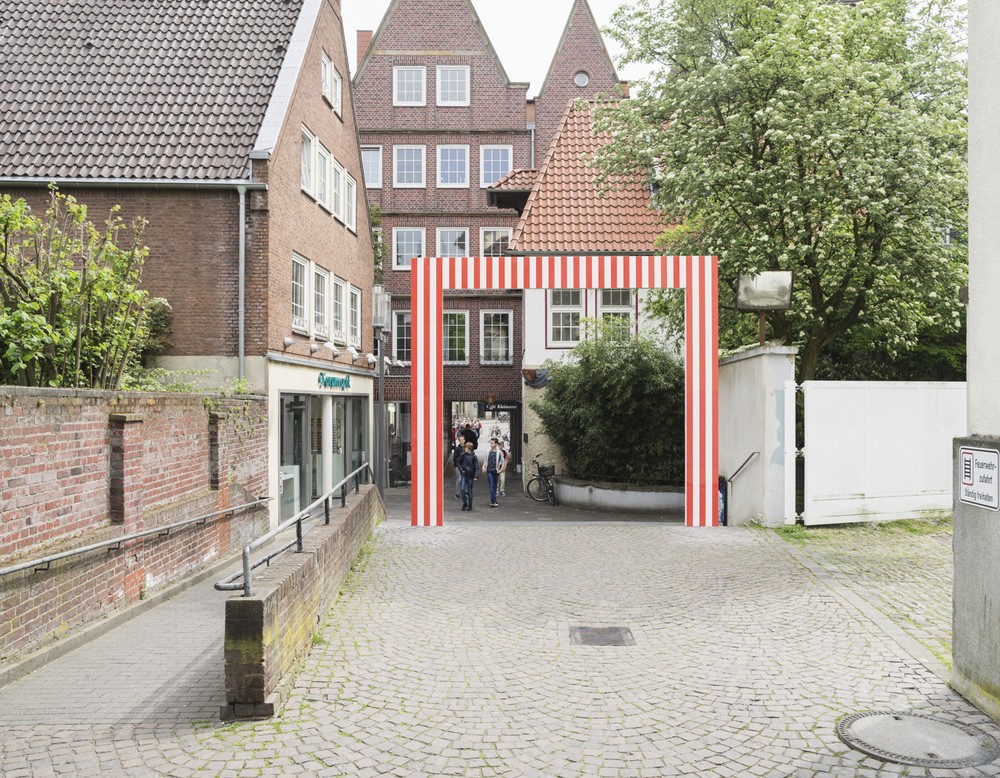 4 Tore, 1987, von Daniel Buren